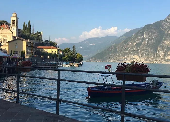 Villa Mirella: Casa Vista Lago Con Piscina