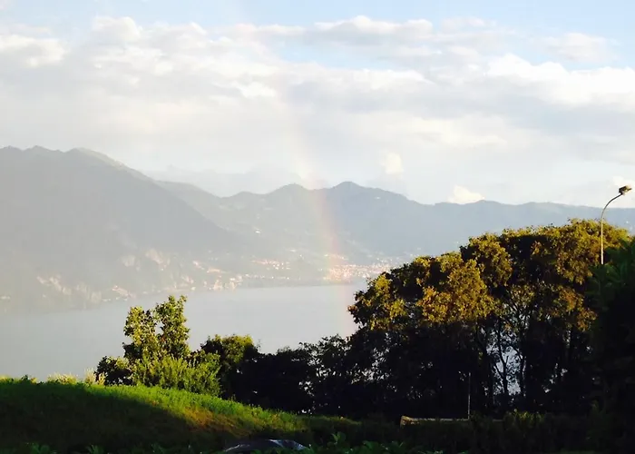 Villa Mirella: Casa Vista Lago Con Piscina